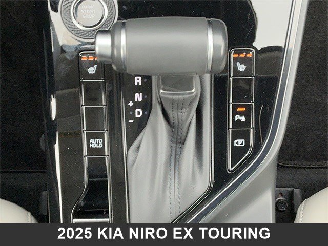 Used 2025 Kia Niro EX Touring image 21