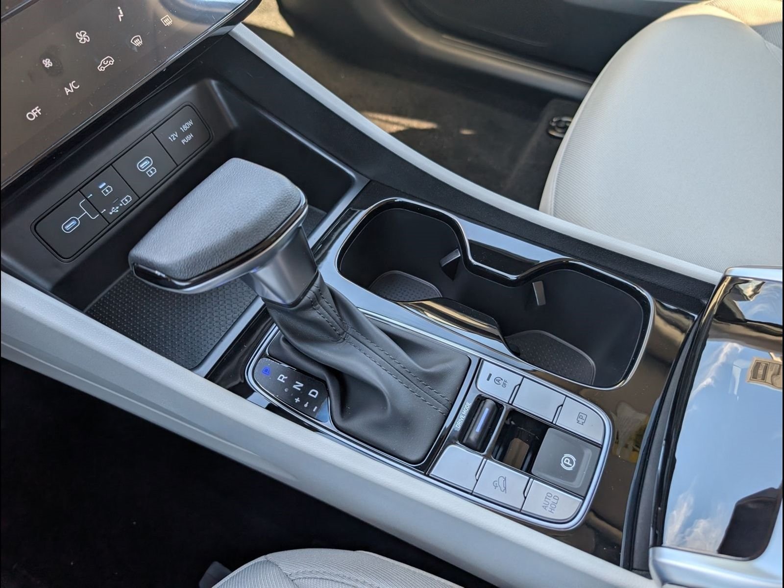 New 2026 Hyundai Tucson SEL Plus FWD image 17