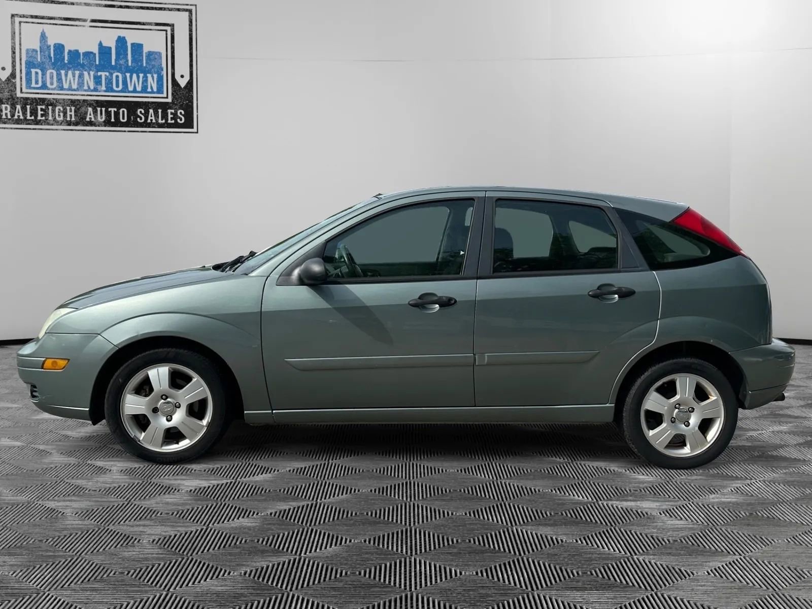 Used 2005 Ford Focus SES image 9