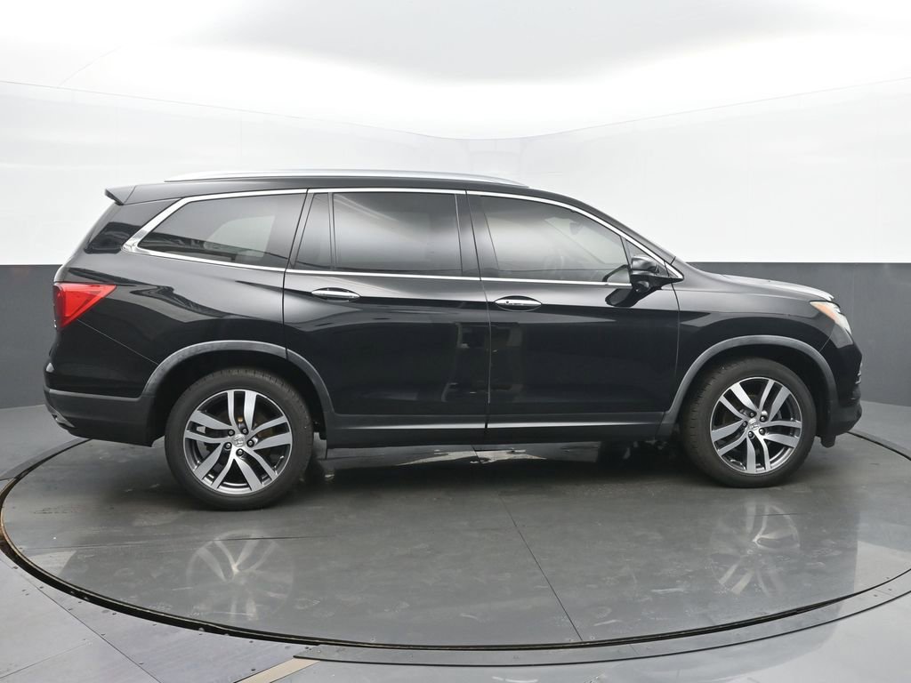 Used 2017 Honda Pilot Touring image 6