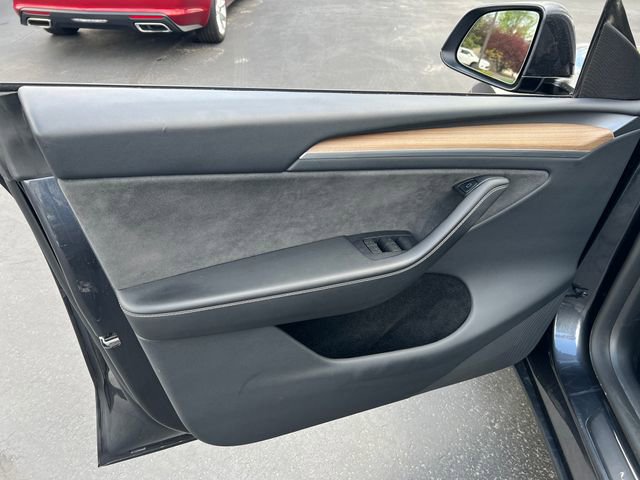 Used 2024 Tesla Model Y Long Range AWD/4WD image 12
