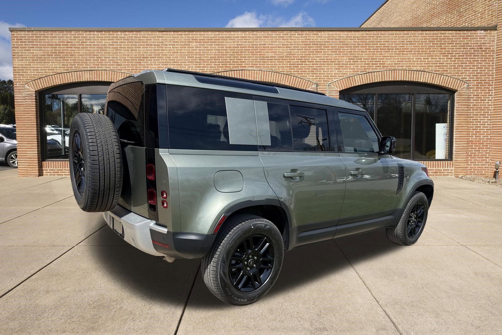Used 2025 Land Rover Defender 110 S AWD/4WD video 3