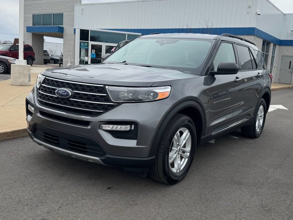 Certified 2022 Ford Explorer XLT w/ Equipment Group 202A AWD/4WD image 4