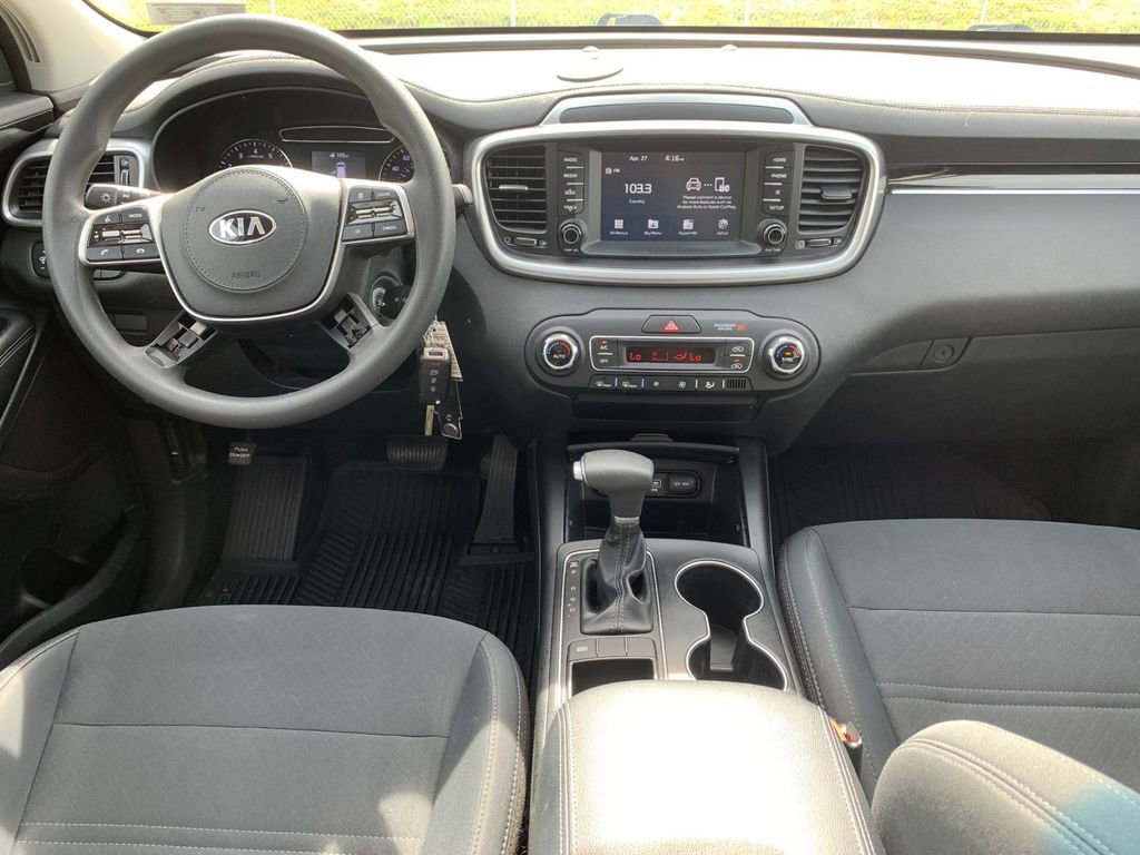 Used 2019 Kia Sorento FWD V6 image 16