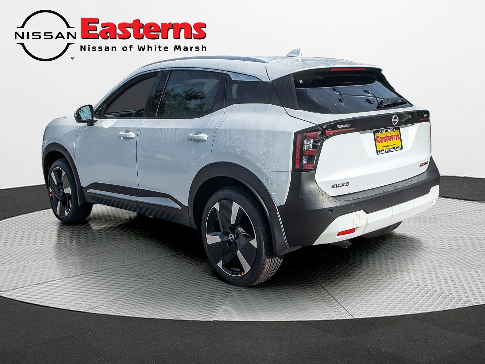 New 2025 Nissan Kicks SR w/ SR Premium Package AWD/4WD image 5
