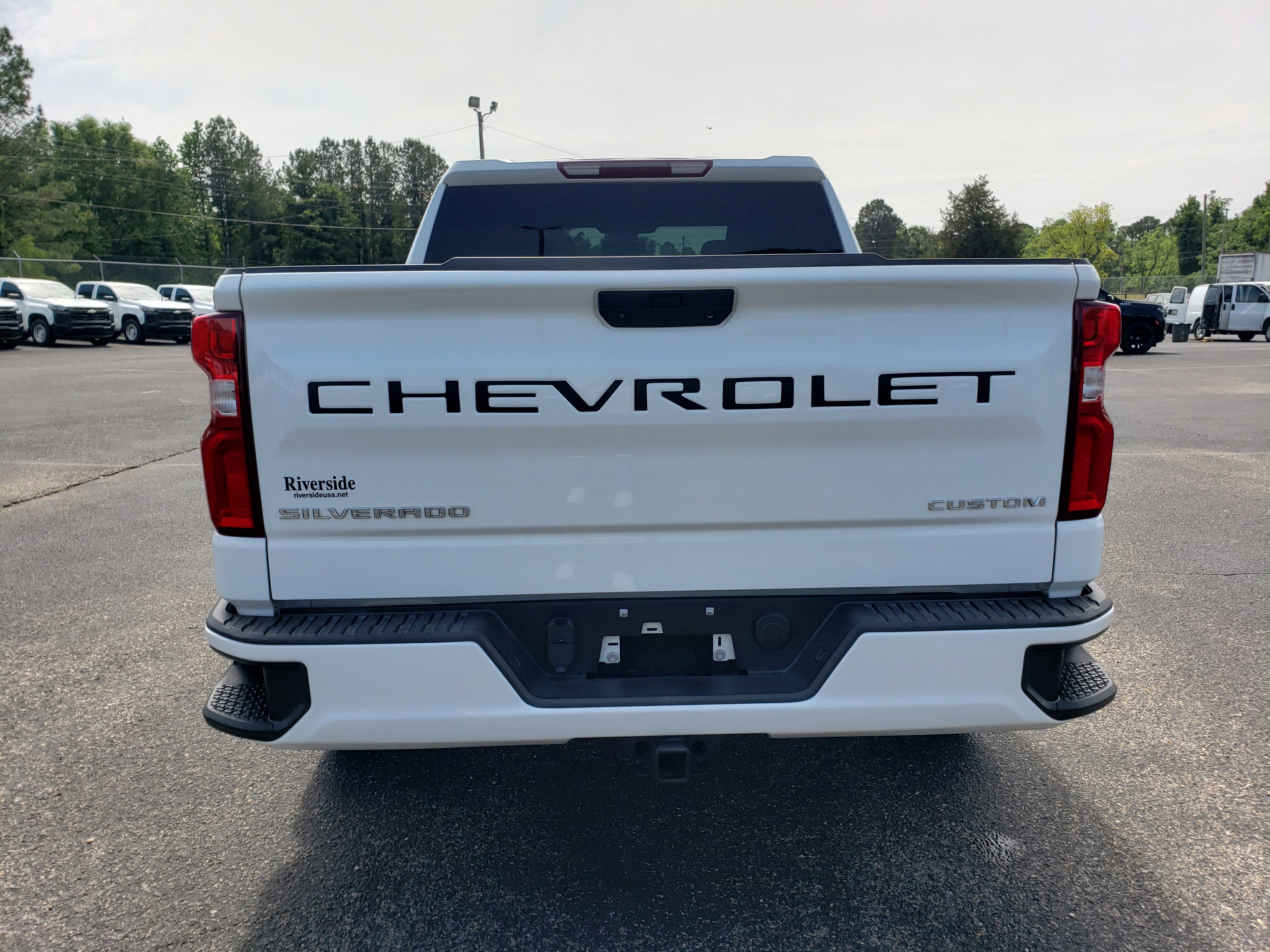 Used 2022 Chevrolet Silverado 1500 Custom w/ Safety Confidence Package AWD/4WD image 8