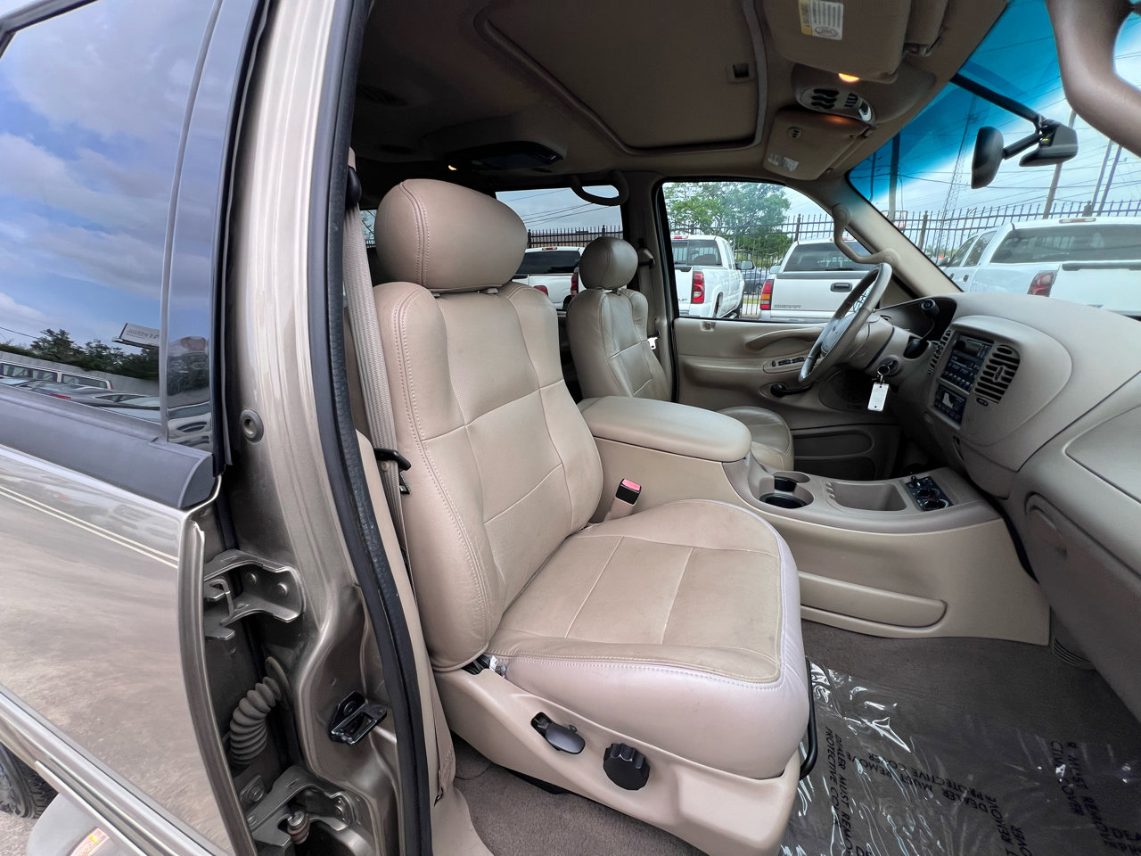 Used 2002 Ford Expedition Eddie Bauer image 40