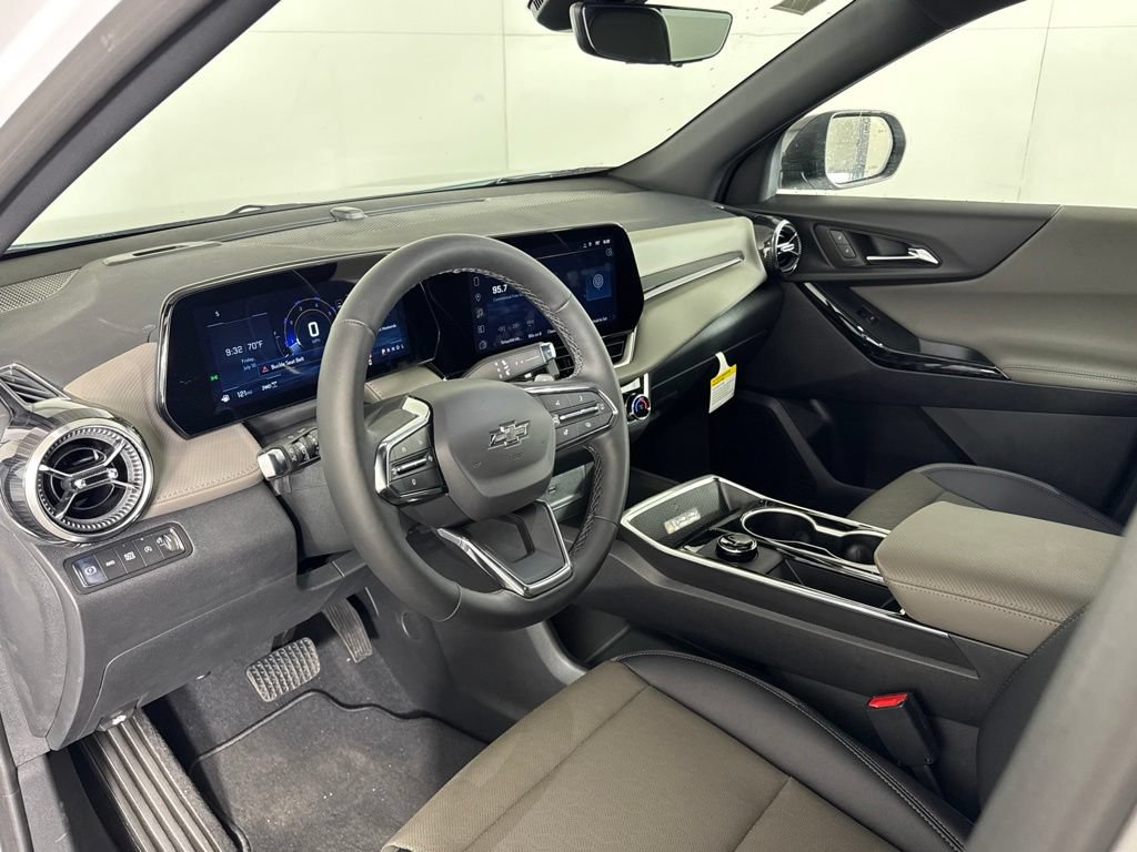 New 2026 Chevrolet Equinox LT w/ Convenience Package II AWD/4WD image 9