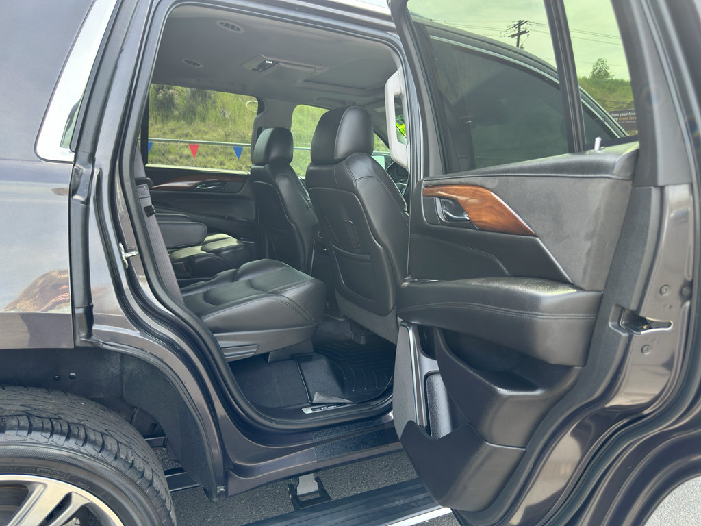 Used 2016 Cadillac Escalade Premium AWD/4WD image 11