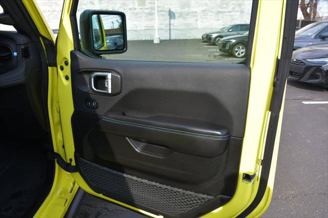 Used 2024 Jeep Wrangler Unlimited Rubicon 4xe AWD/4WD image 16