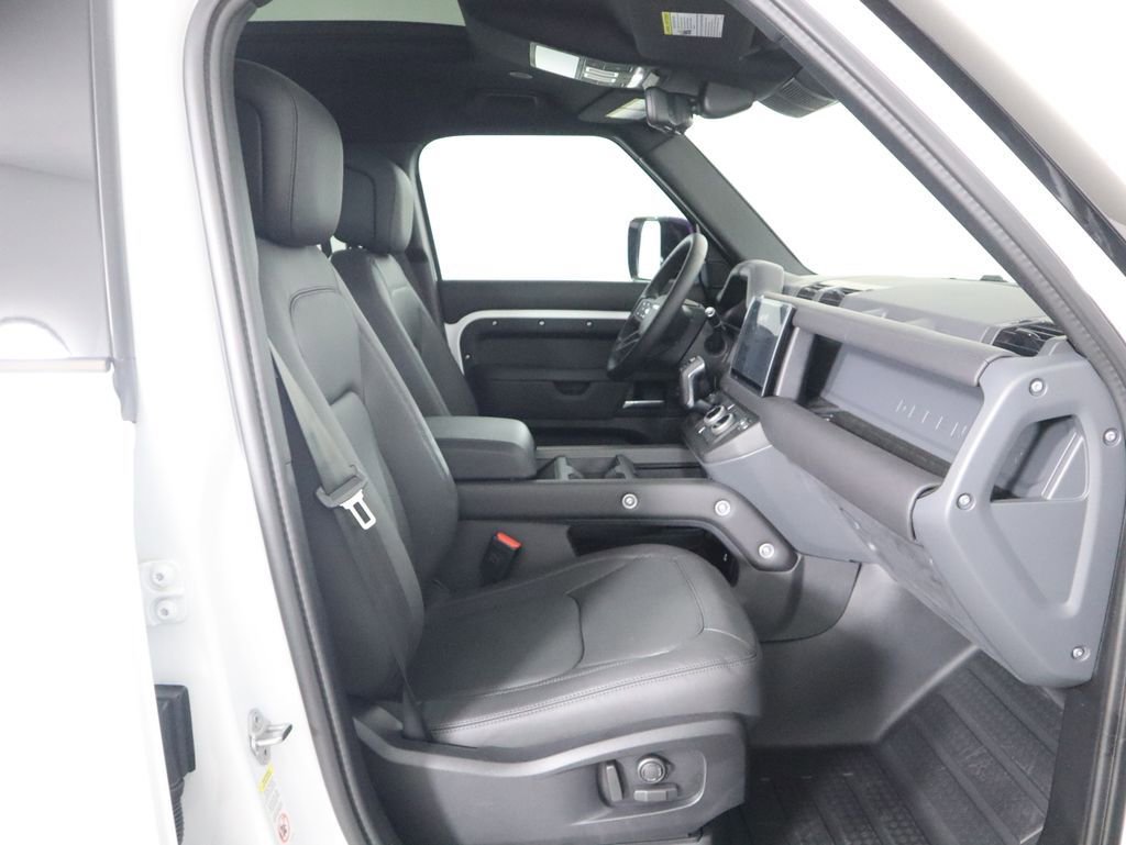 New 2025 Land Rover Defender 110 S AWD/4WD image 22