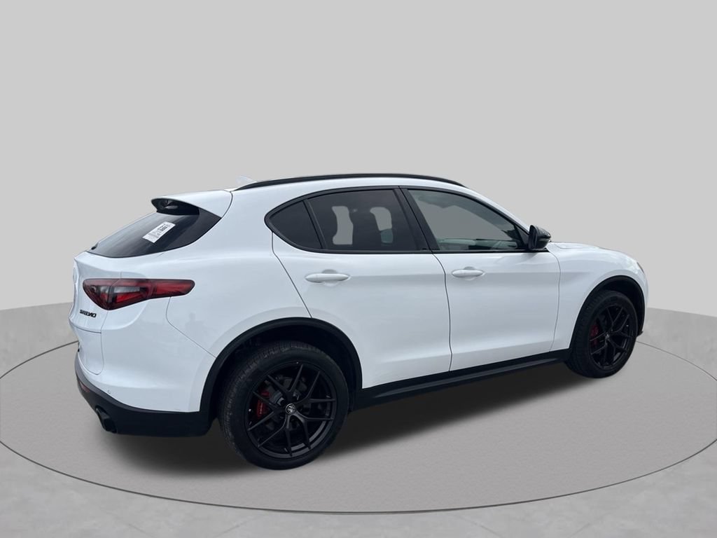 Used 2019 Alfa Romeo Stelvio w/ Nero Edizione RWD image 4