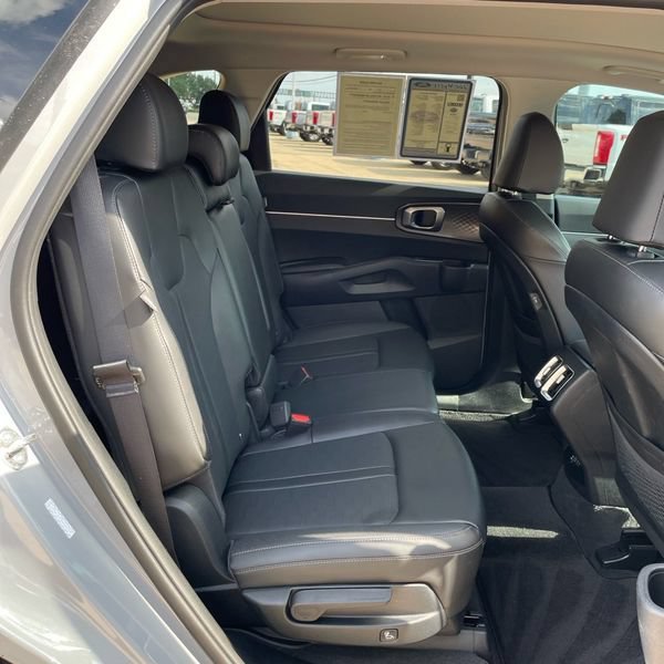 Used 2024 Kia Sorento S w/ Panoramic Sunroof Package AWD/4WD image 16