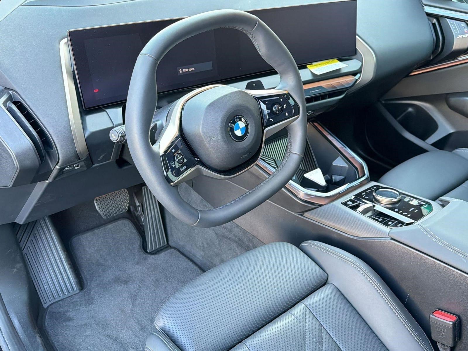 Used 2025 BMW X3 xDrive30i w/ Premium Package AWD/4WD image 4
