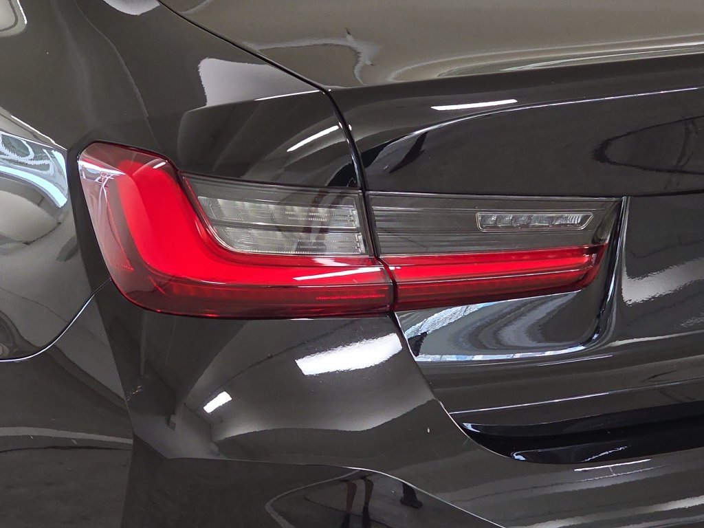 Certified 2024 BMW 330i Sedan w/ Premium Package RWD image 32