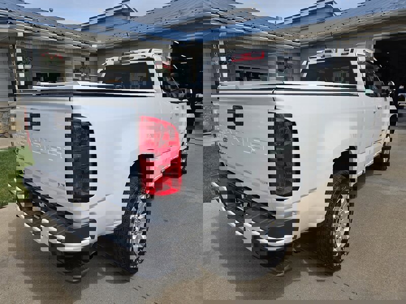 Used 2021 Chevrolet Colorado LT w/ Fleet Safety Package image 3