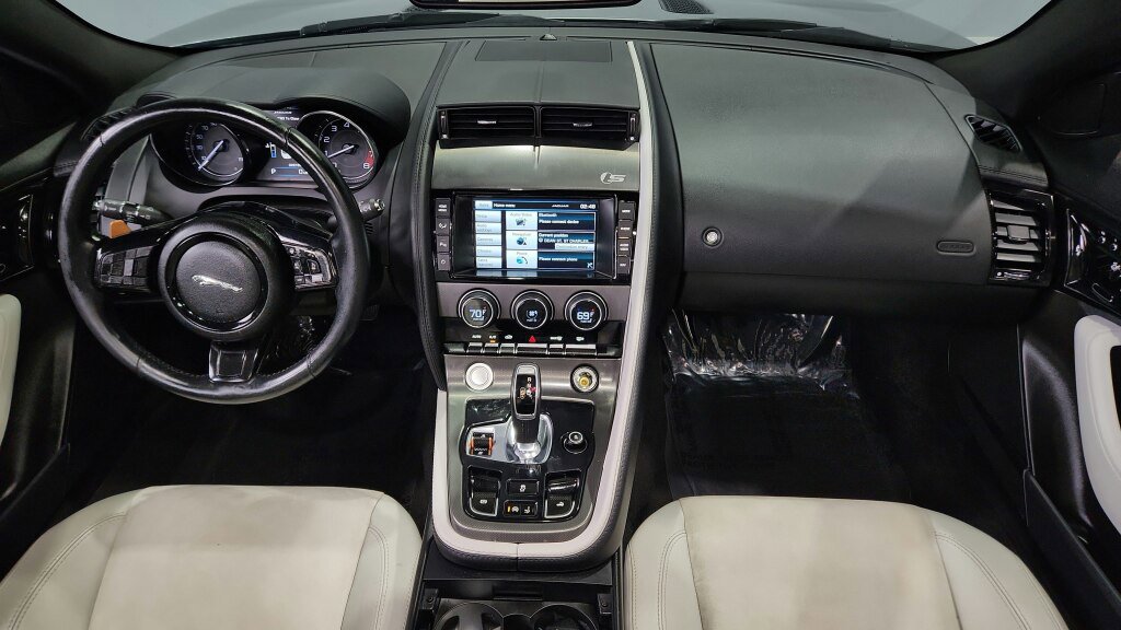 Used 2015 Jaguar F-TYPE S image 36