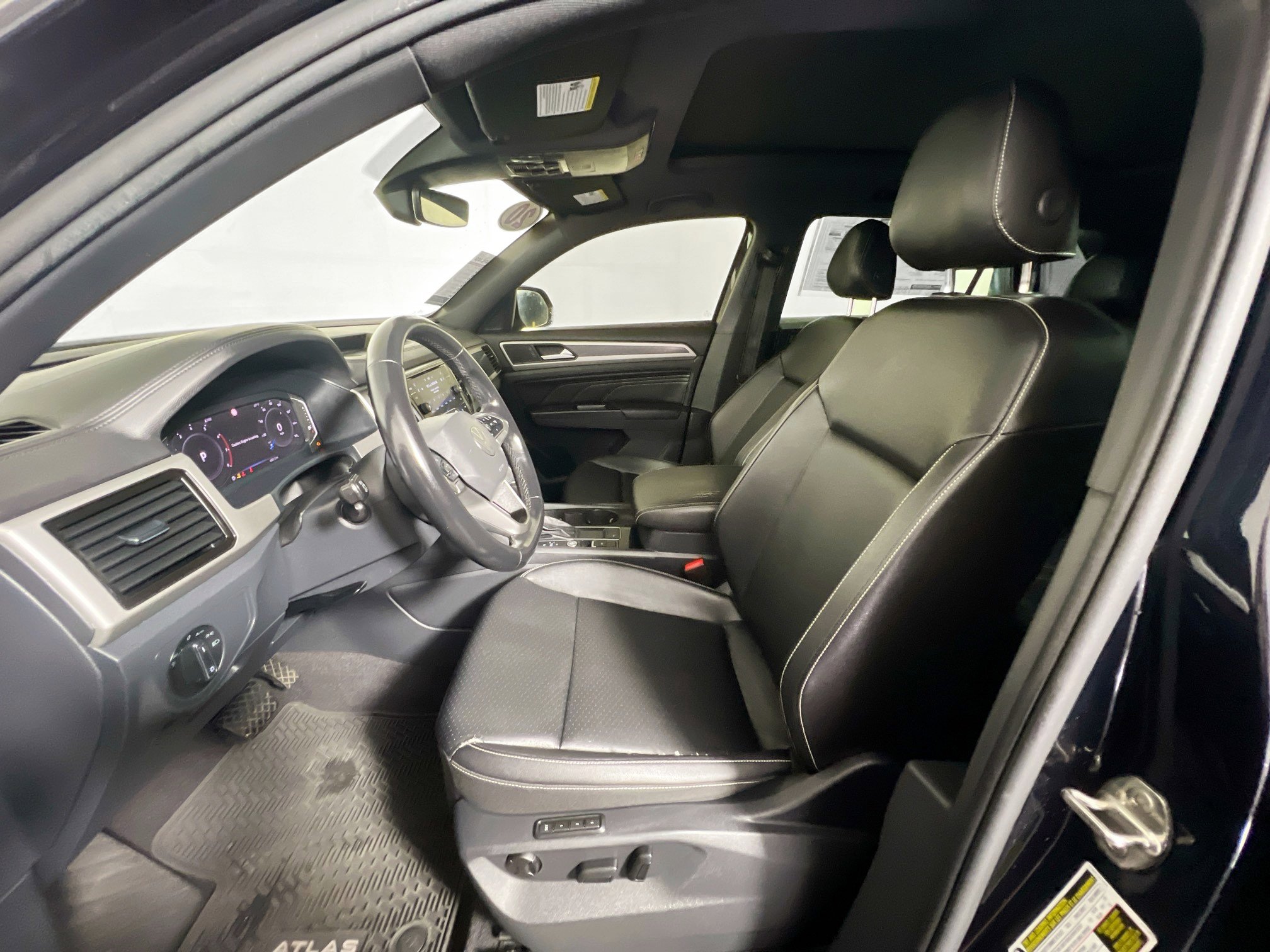 Used 2020 Volkswagen Atlas Cross Sport SEL image 14