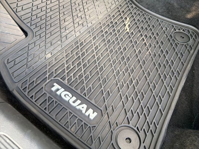 Used 2023 Volkswagen Tiguan S image 30