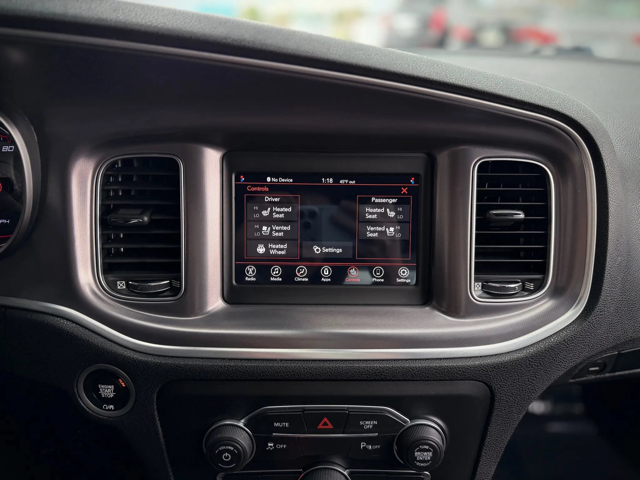 Used 2019 Dodge Charger SXT w/ Leather Interior Group RWD image 18