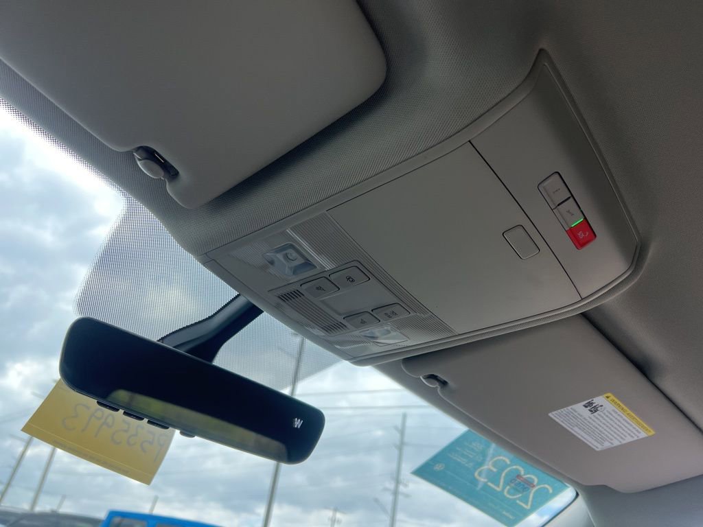 Used 2023 Volkswagen Atlas SE w/ Black Wheel Package image 23