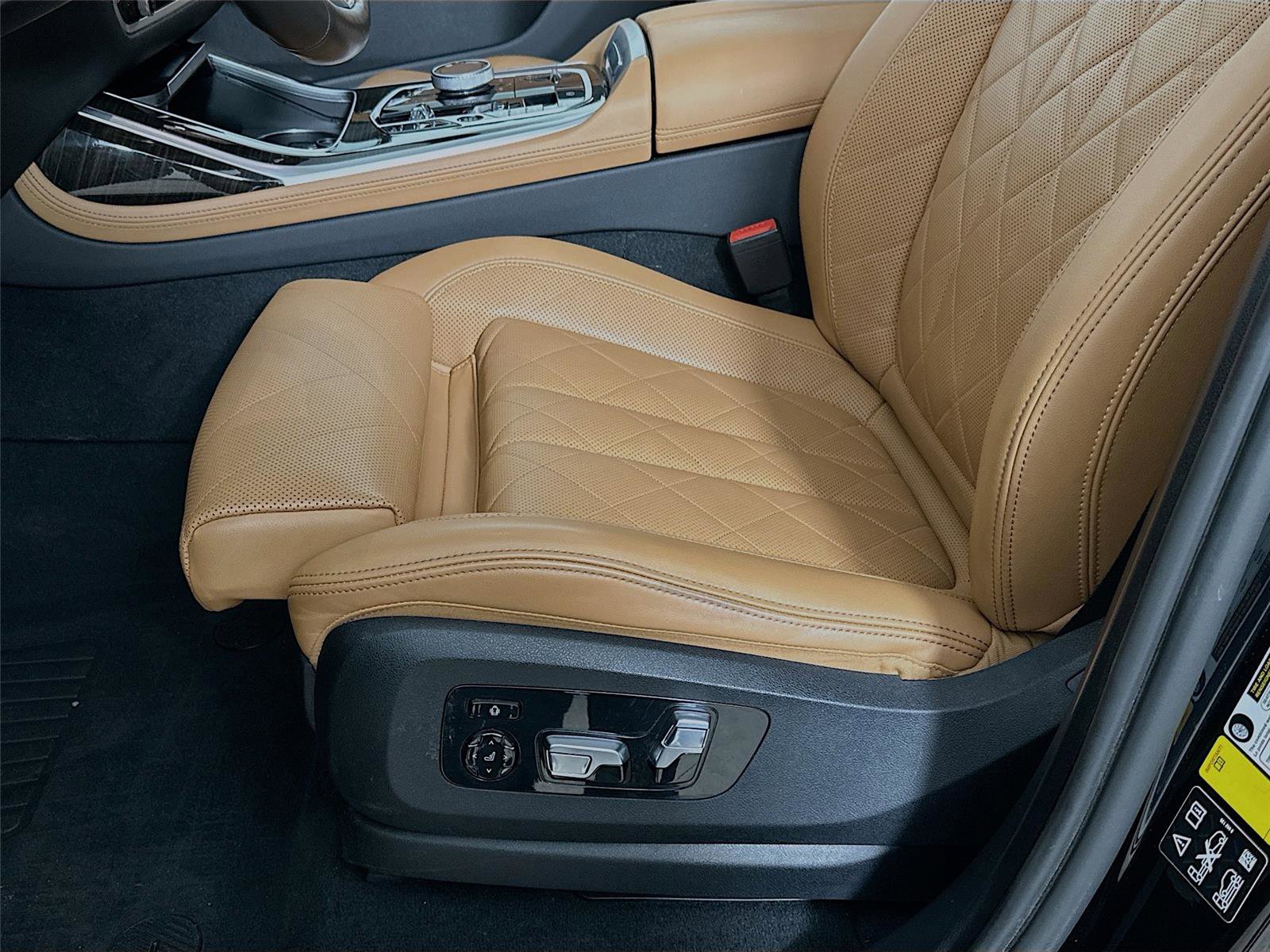 Used 2023 BMW X7 xDrive40i w/ M Sport Package image 19