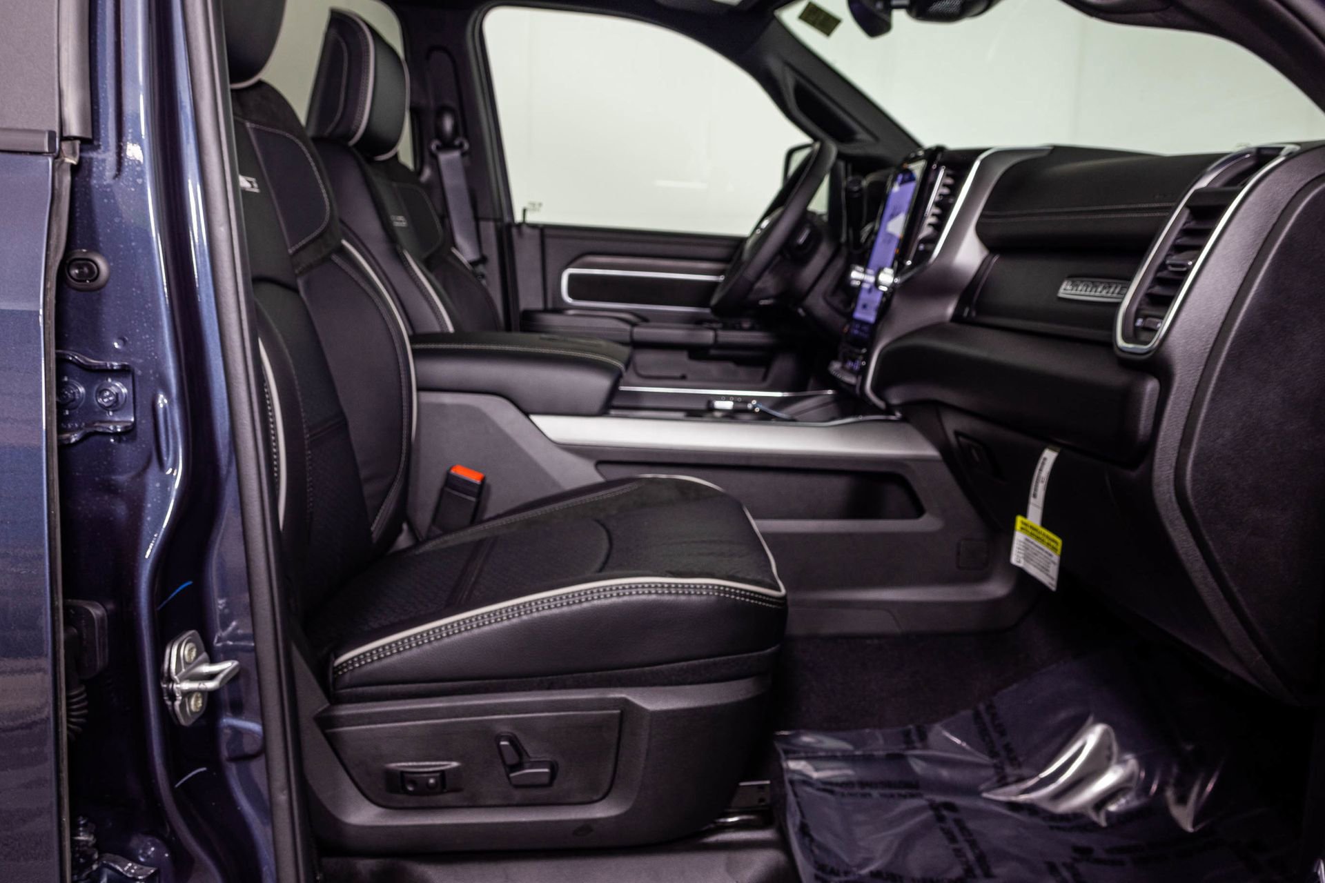 New 2026 RAM 3500 Laramie image 41