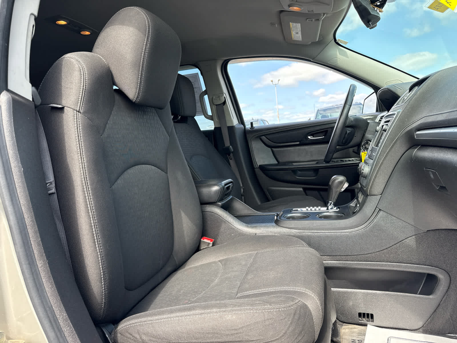 Used 2015 GMC Acadia SLE FWD image 21
