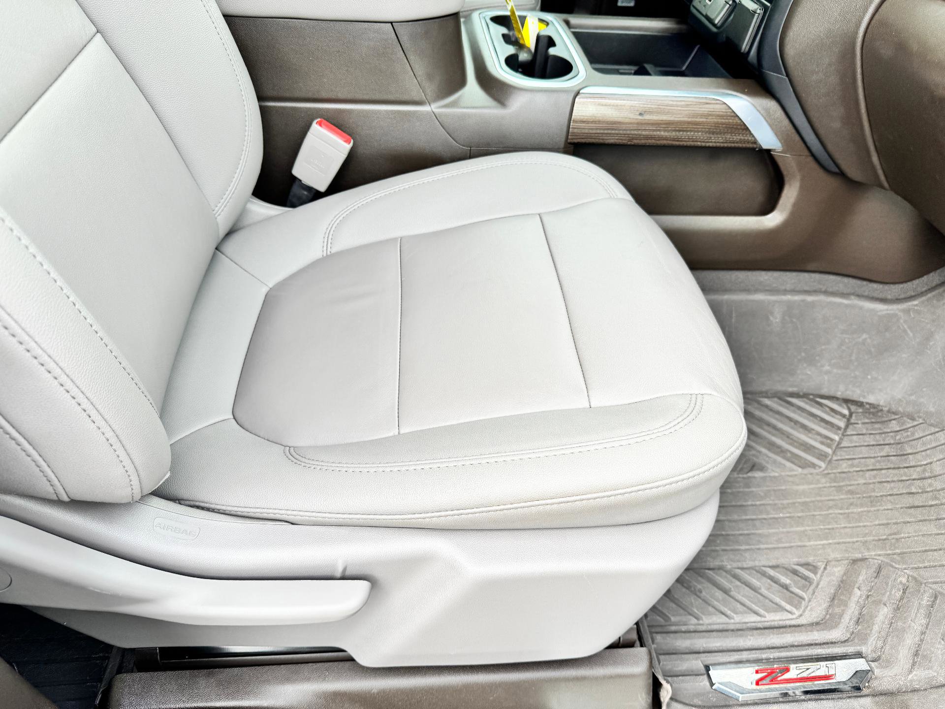 Used 2022 Chevrolet Silverado 1500 LT Trail Boss w/ Convenience Package II image 16