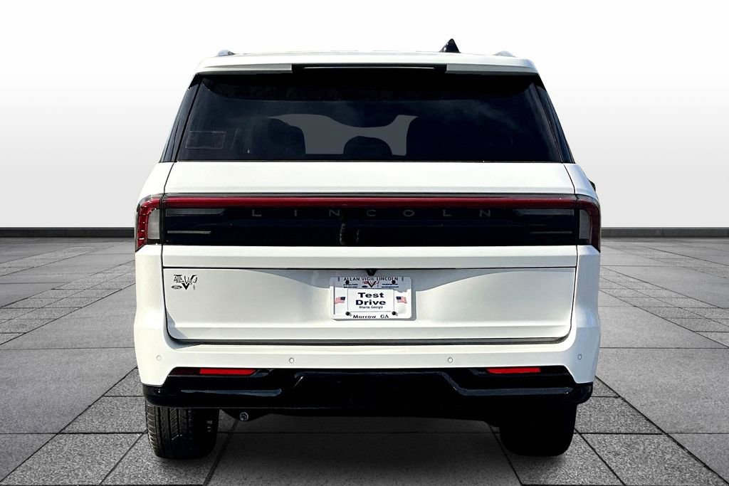 New 2025 Lincoln Navigator Reserve image 4