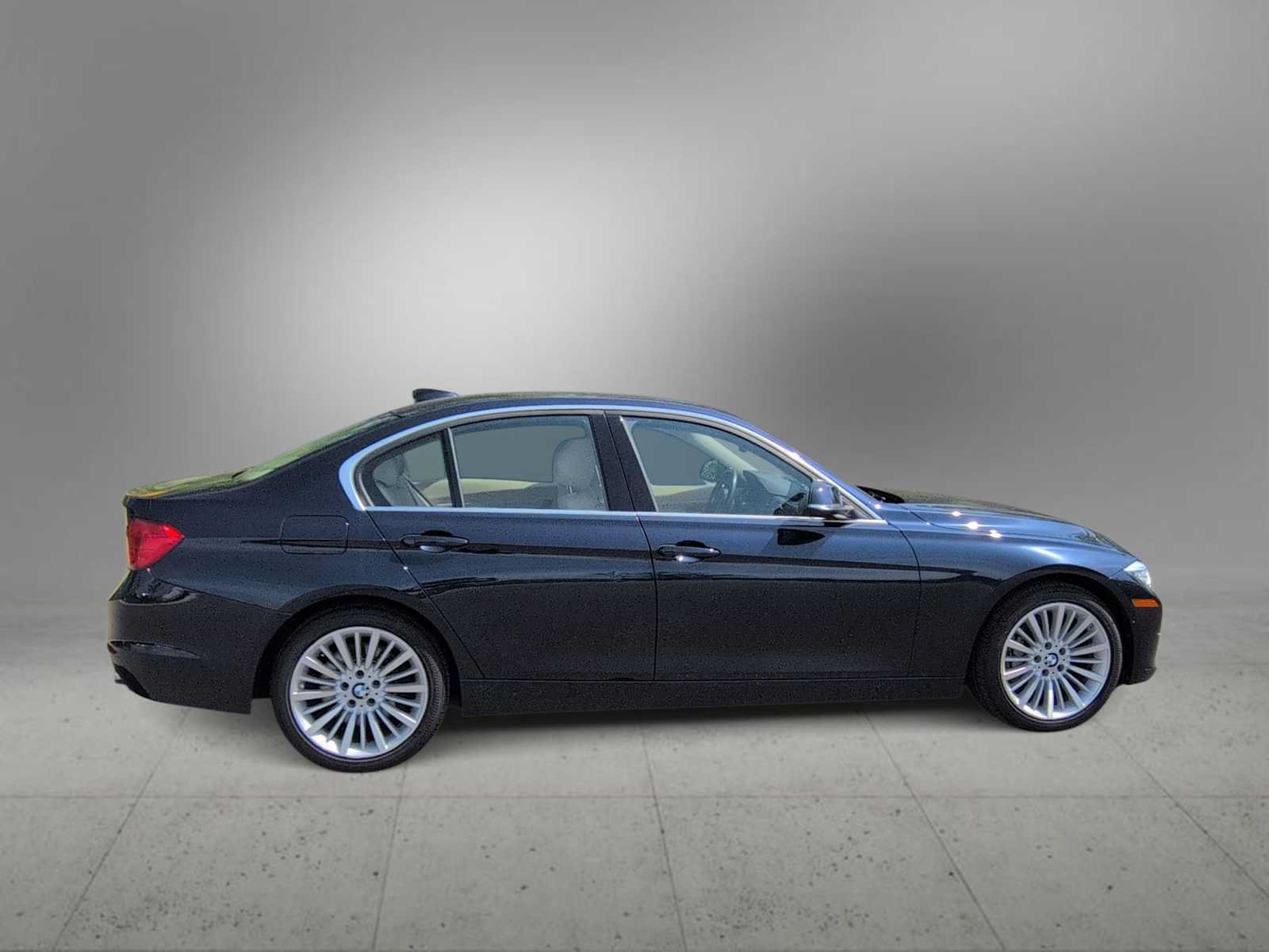 Used 2013 BMW 335i xDrive Sedan AWD/4WD image 9