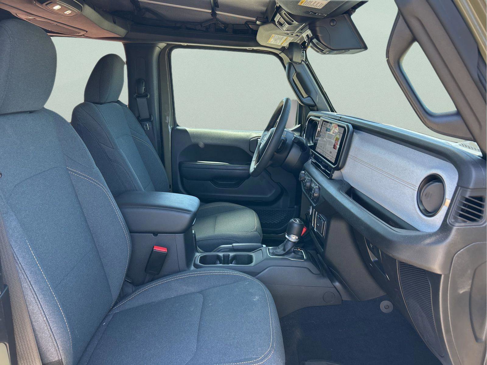 Certified 2025 Jeep Wrangler Sport AWD/4WD image 12