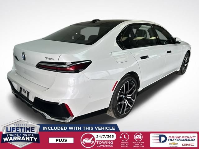 Used 2024 BMW 740i xDrive AWD/4WD image 3