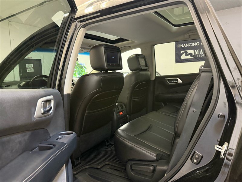 Used 2013 Nissan Pathfinder Platinum w/ Platinum Premium Pkg AWD/4WD image 11
