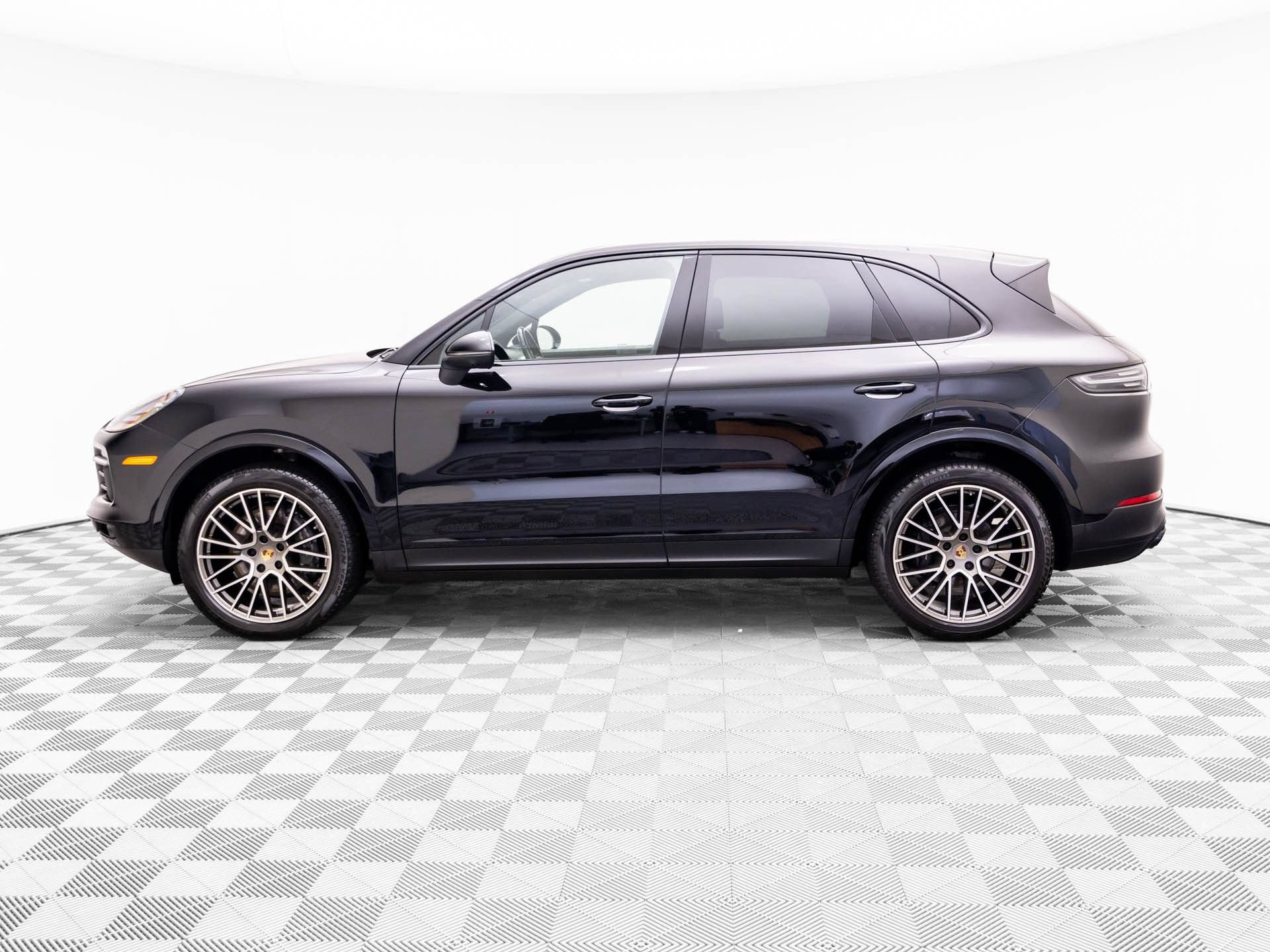 Certified 2023 Porsche Cayenne Platinum Edition AWD/4WD video 2