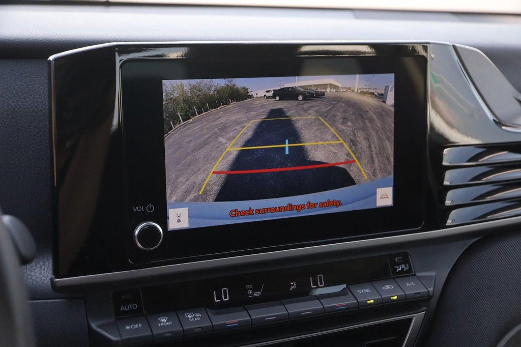 Used 2025 Toyota Camry LE image 16