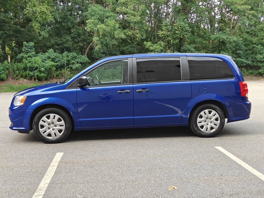 Used 2019 Dodge Grand Caravan SE w/ UConnect Hands-Free Group FWD image 6