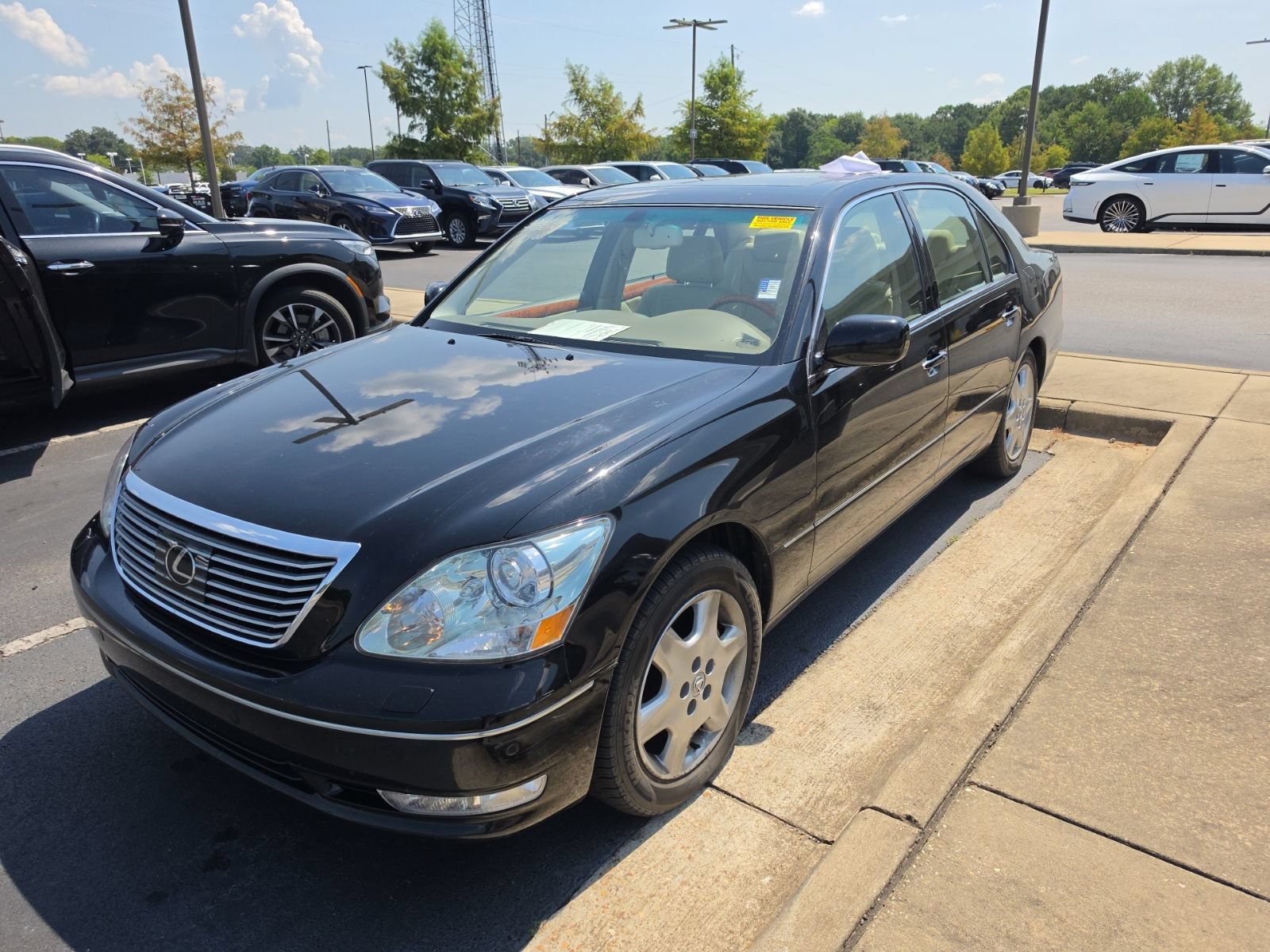 Used 2004 Lexus LS 430 RWD image 2