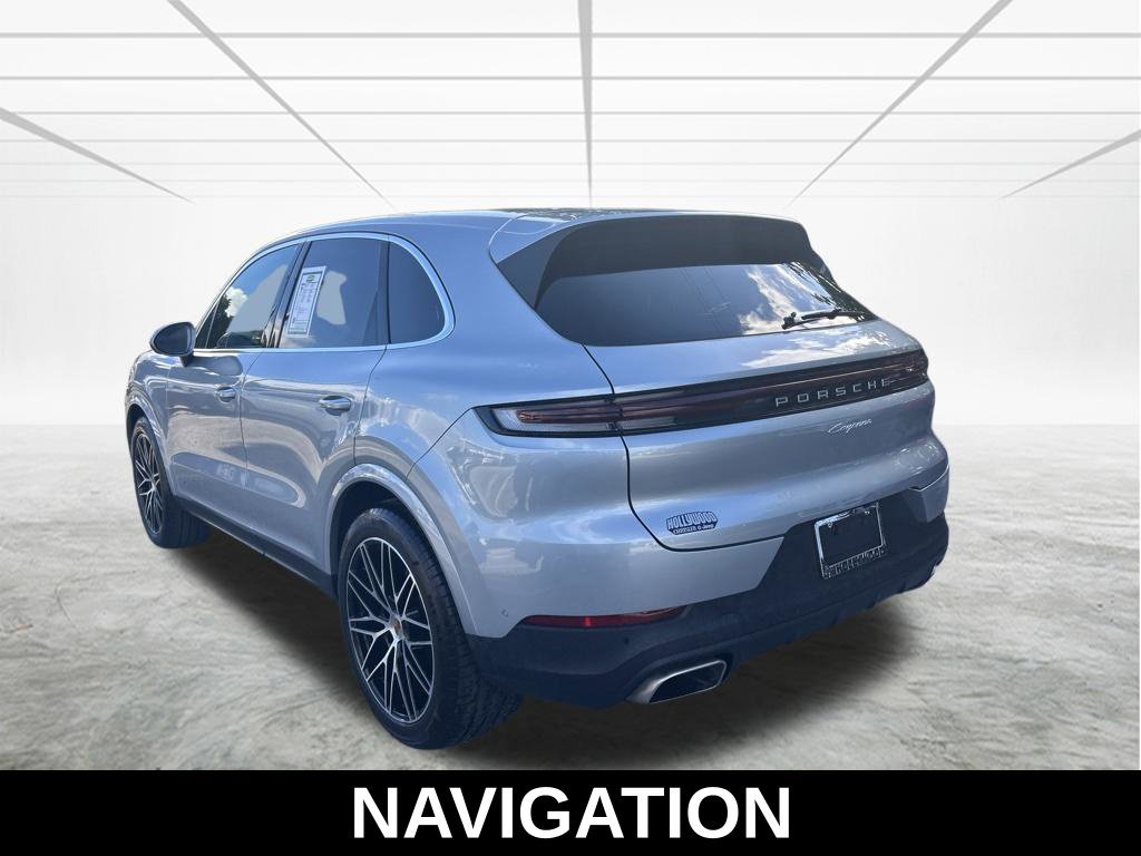 Used 2025 Porsche Cayenne AWD/4WD image 7