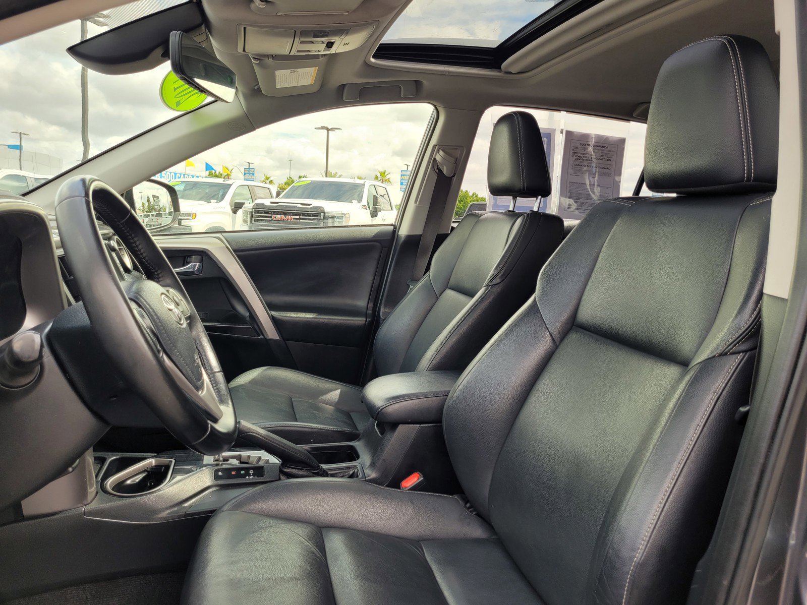 Used 2017 Toyota RAV4 Limited w/ Advanced Technology Package image 10