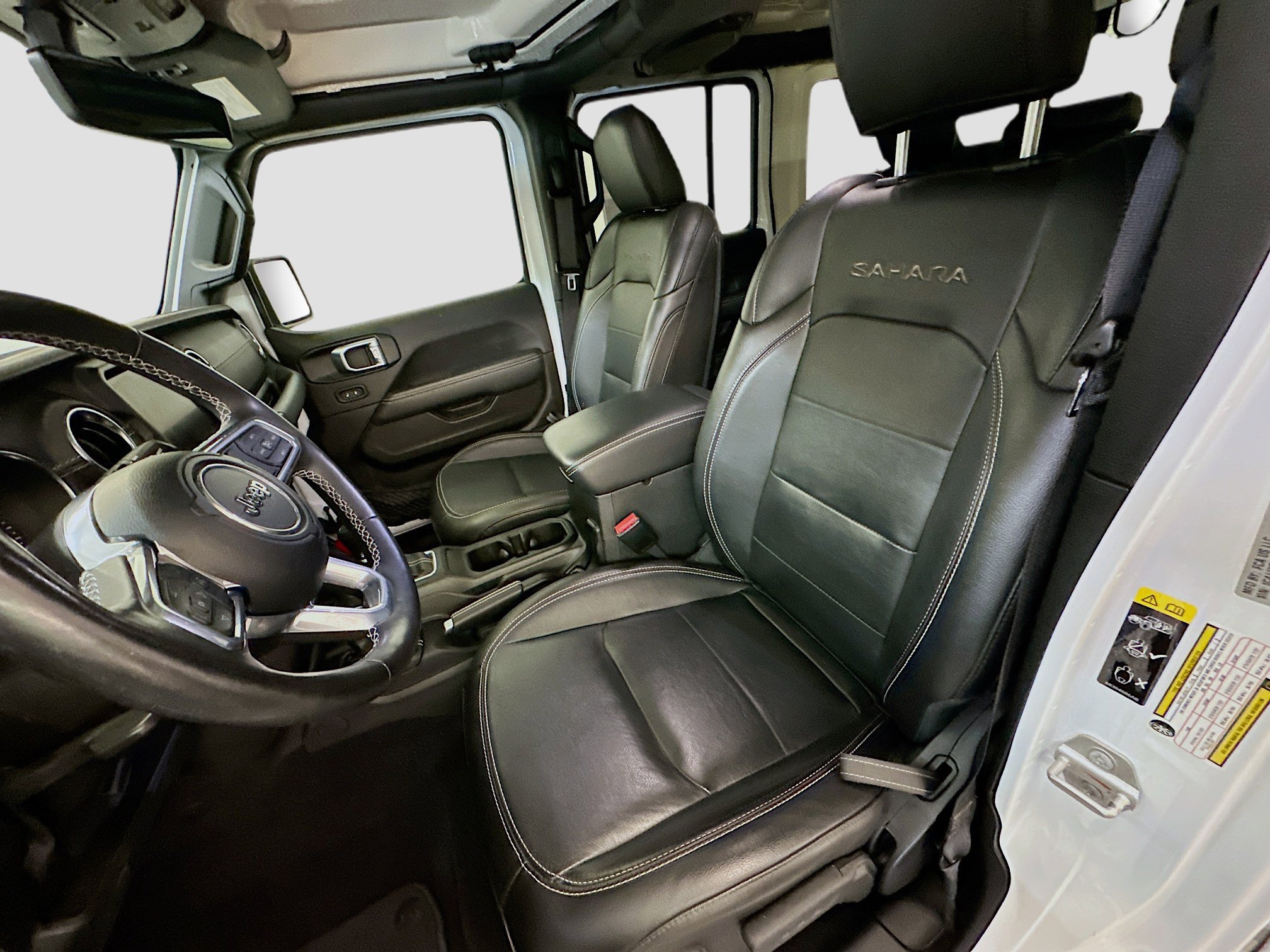 Used 2023 Jeep Wrangler Sahara w/ Cold Weather Group image 13