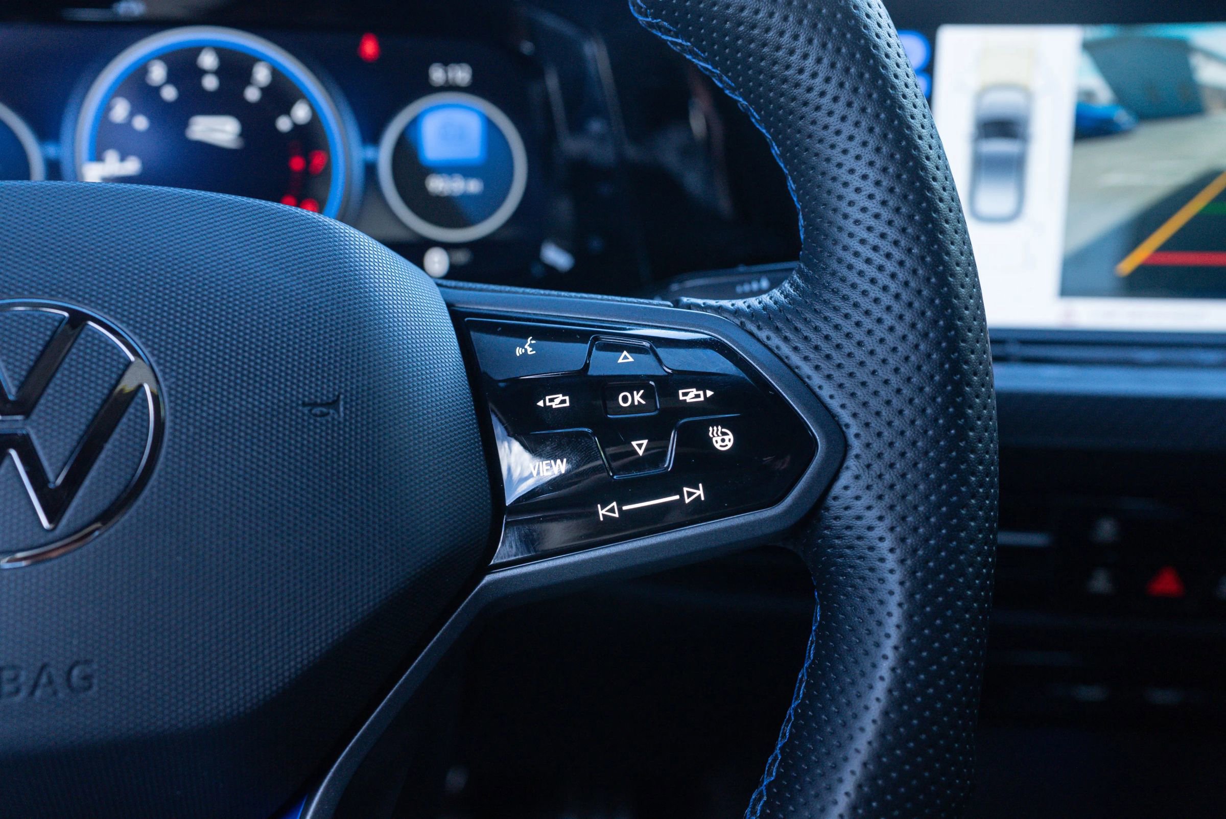 Used 2023 Volkswagen Golf 20th Anniversary Edition image 28