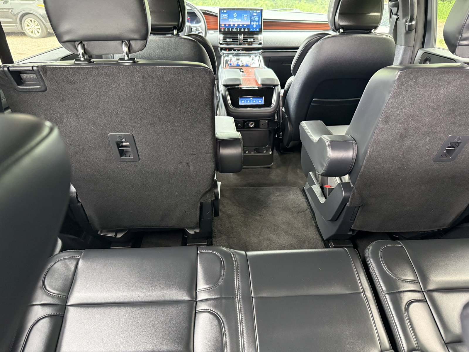 Used 2024 Lincoln Navigator Premiere AWD/4WD image 12