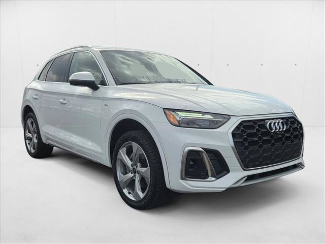Certified 2025 Audi Q5 2.0T Premium Plus image 3
