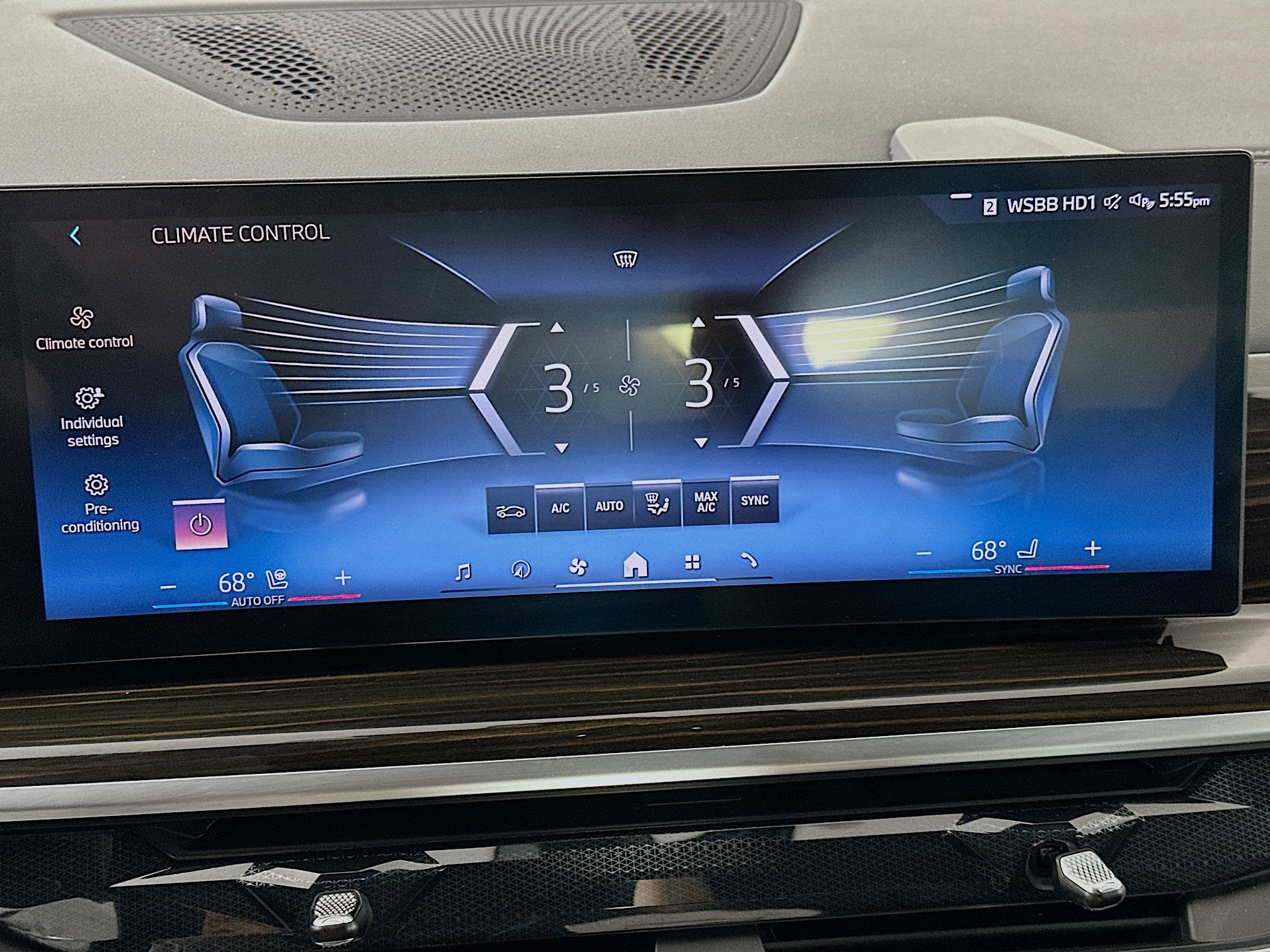 Used 2025 BMW X5 xDrive50e image 24