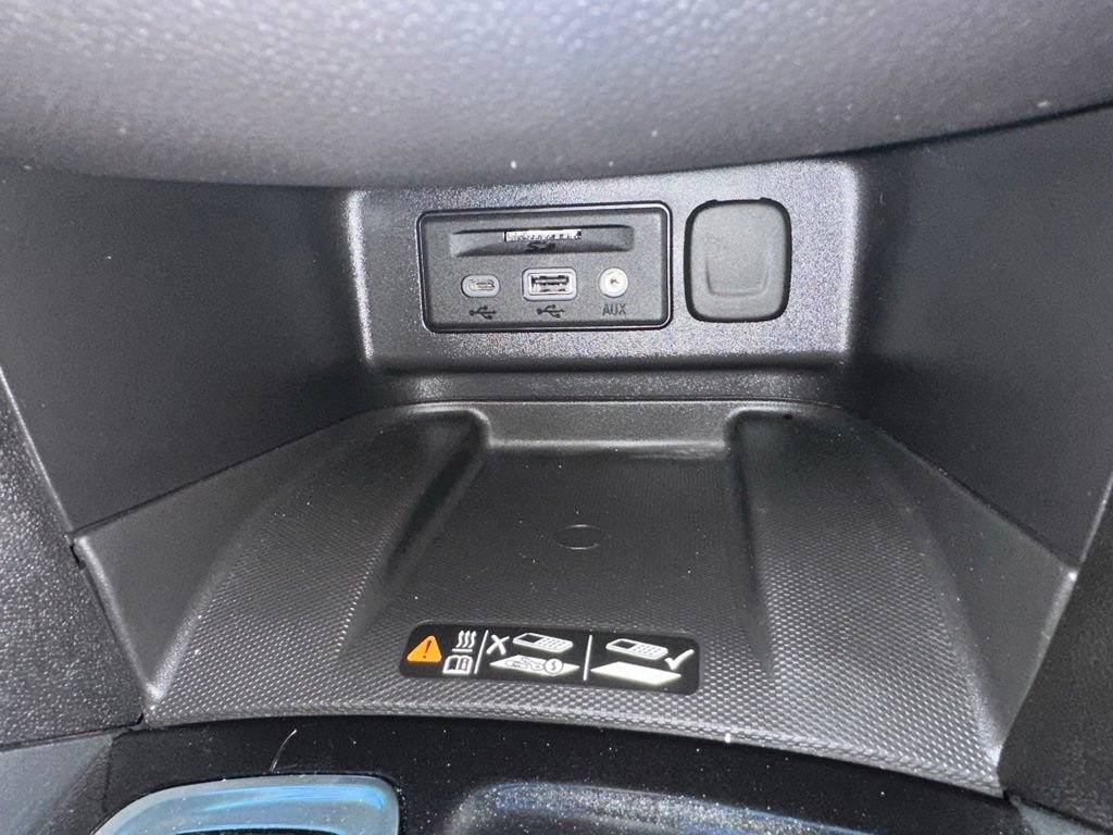 Used 2024 Chevrolet Equinox Premier AWD/4WD image 23
