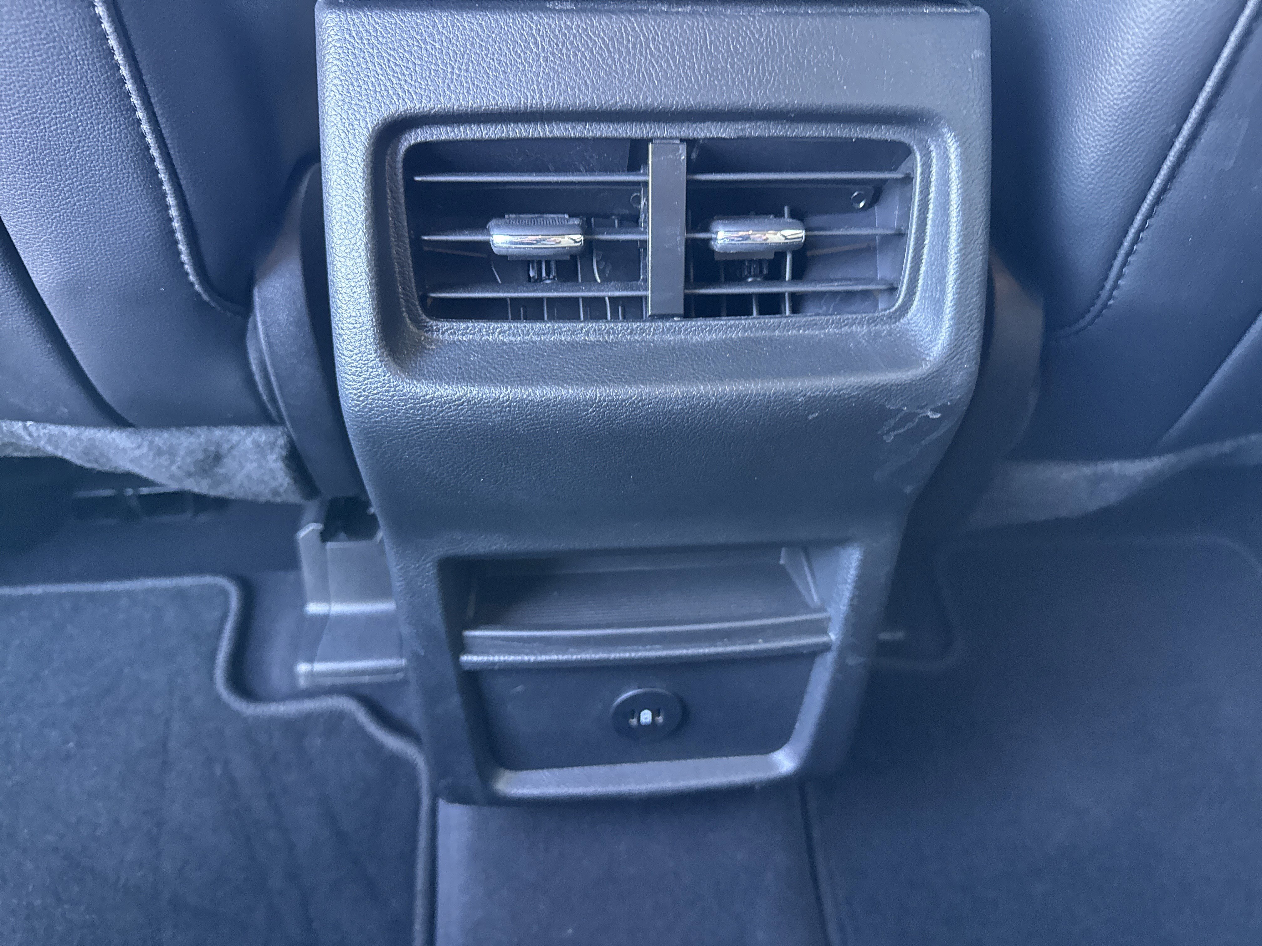 Used 2024 Ford Edge SEL image 25