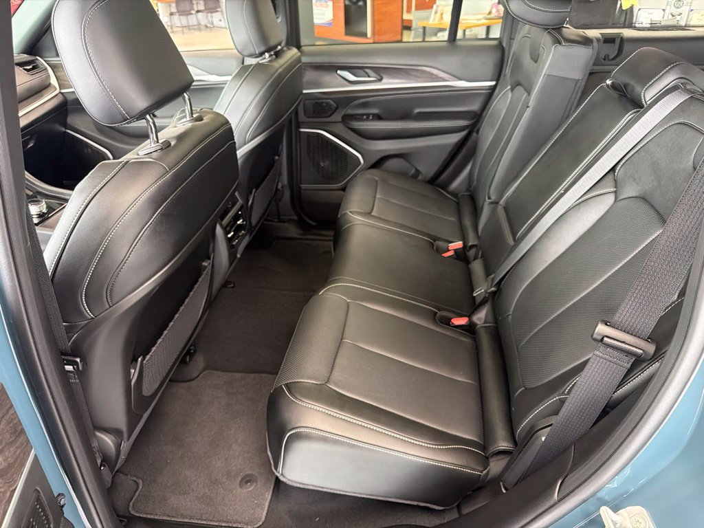 New 2026 Jeep Grand Cherokee Limited AWD/4WD image 34