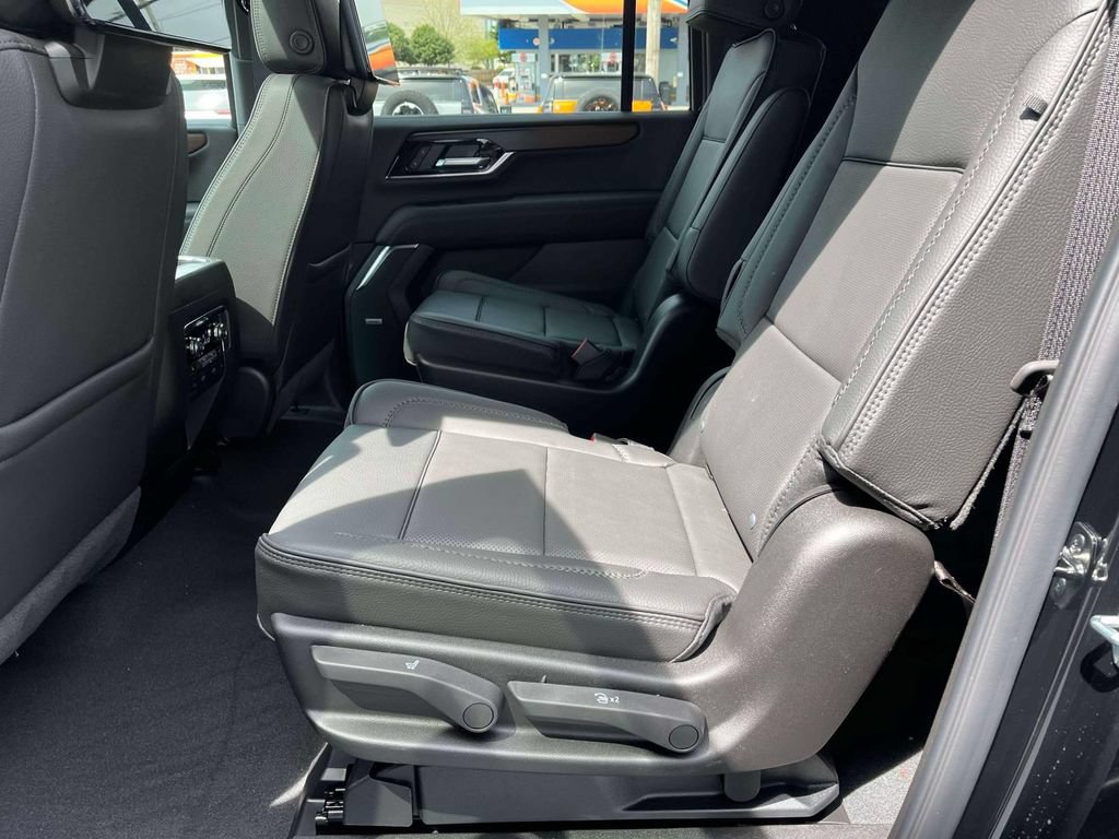 New 2026 GMC Yukon XL Denali w/ Denali Reserve Package AWD/4WD image 16