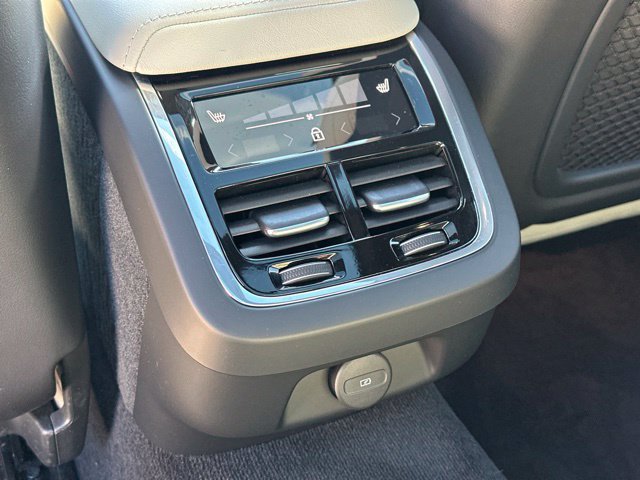 Certified 2024 Volvo V60 B5 Cross Country Ultimate w/ Protection Package Premier AWD/4WD image 14